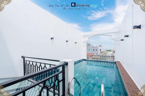 Property building, Patio, Day, Natural landscape, View (from property/room), Balcony/Terrace, Pool view, Sea view, Swimming pool