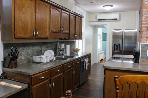 Kitchen or kitchenette, Dining area, dishwasher, oven, pet friendly, stove, air conditioner