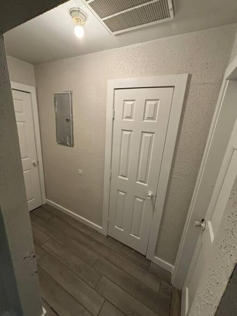 Completely renovated unit 3 Apartment in Tallahassee