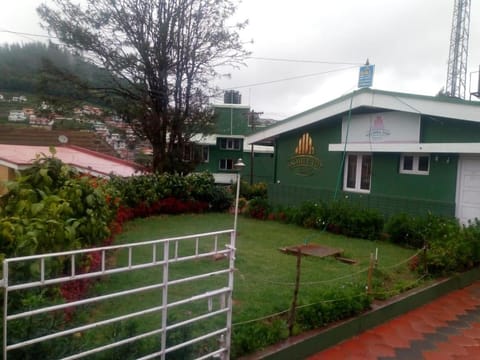 Sai hill top resorts Vacation rental in Ooty