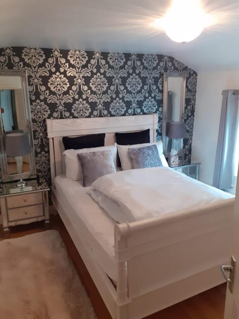 The little pink house Vacation rental in County Kilkenny