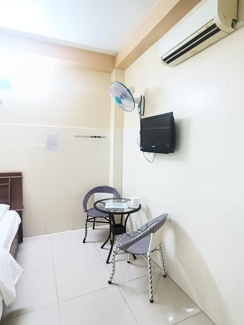 Communal lounge/ TV room, TV and multimedia, Evening entertainment, air conditioner