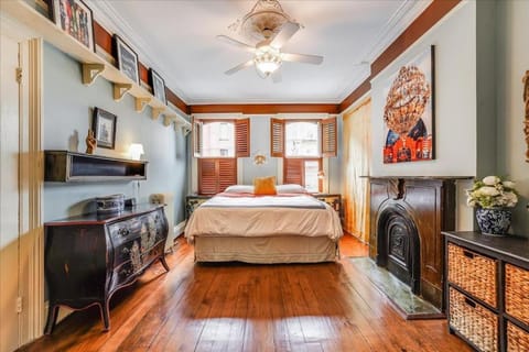 Artist Residence 3 Bedroom Brownstone Casa in Hoboken