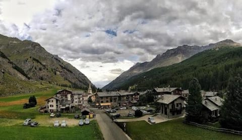 Nearby landmark, Day, Natural landscape, Mountain view