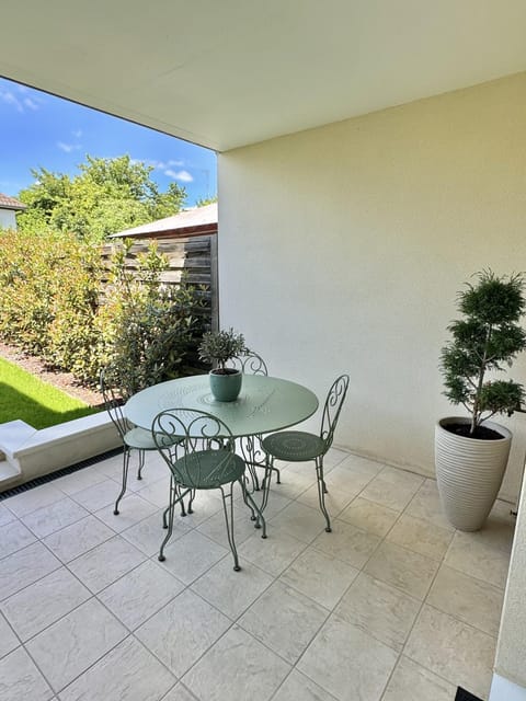 Appartement terrasse et jardin Apartment in Troyes