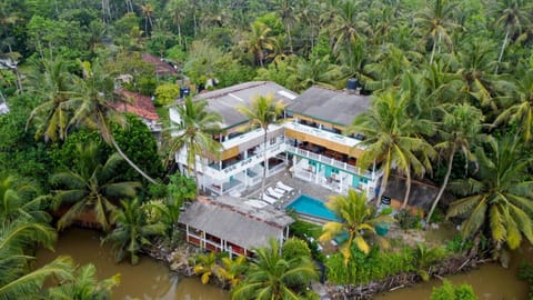 Property building, Garden view, Swimming pool