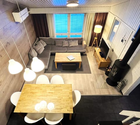 Communal lounge/ TV room, TV and multimedia, Living room, Seating area, Dining area, flat iron, air conditioner