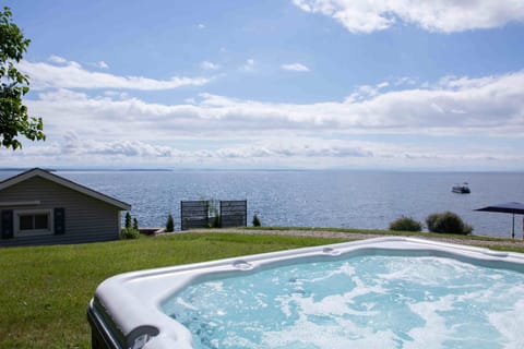 Hot Tub, Lake view