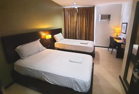 A Boutique Hotel LORENZZO SUITES MAKATI nr NAIA Airport Terminal 3 CBD Edsa Hotel in Pasay