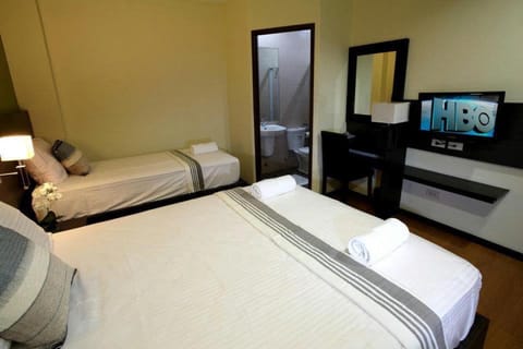 A Boutique Hotel LORENZZO SUITES MAKATI nr NAIA Airport Terminal 3 CBD Edsa Hotel in Pasay