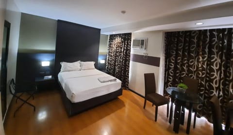 A Boutique Hotel LORENZZO SUITES MAKATI nr NAIA Airport Terminal 3 CBD Edsa Hotel in Pasay