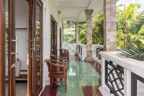 Tropical 4 bed 4 bath with large garden and private pool Villa in Kuta Selatan