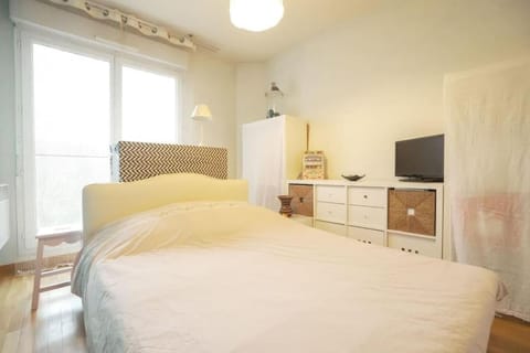 Suresnes Serenity Apartment in Puteaux