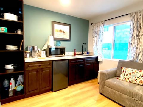 Kitchen or kitchenette, Seating area