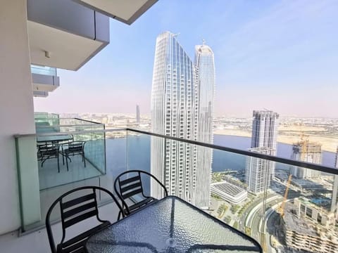 Like Home - 4206 Modern 1 BHK Apartment with Pool View Apartment in Dubai