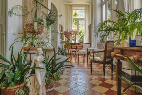 Seating area