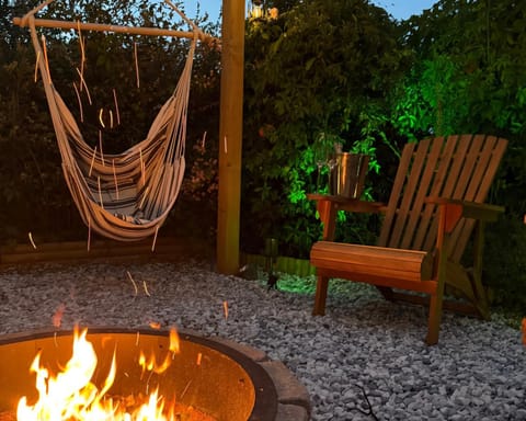 Stylish 2 Bedroom Cottage With Hot Tub And Parking House in Bewdley