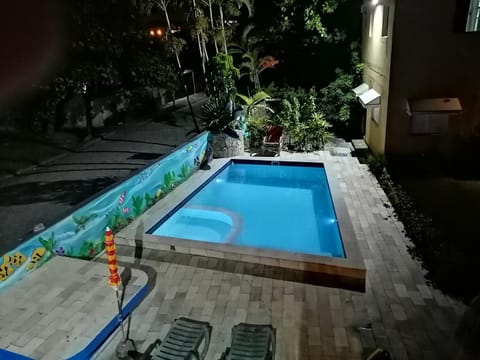 Swimming pool, Swimming pool