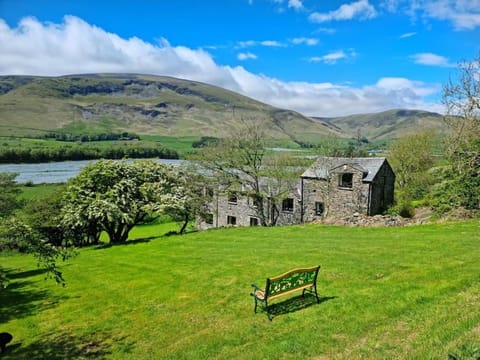 Property building, Natural landscape, Garden, Garden view, Mountain view