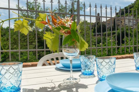 Day, Summer, Decorative detail, Dining area, Garden view