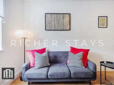 Living room, Decorative detail, Seating area