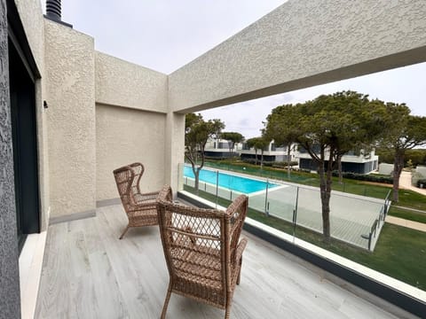 Balcony/Terrace, Pool view