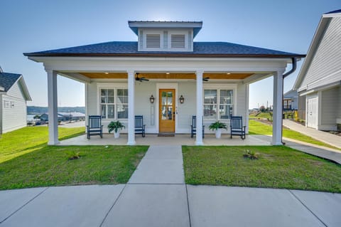 On-Site Lake with Boat Ramp Greenwood Retreat! Casa in Lake Greenwood