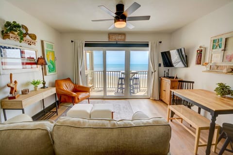 TV and multimedia, Living room, Dining area, Sea view