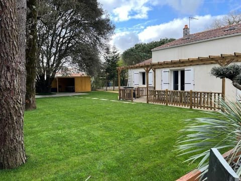 Villa 14 personnes Piscine et spa House in Pays de la Loire