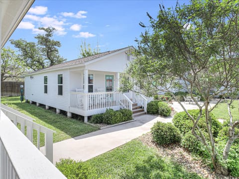 Coast Oaks Cottage 8 House in Rockport