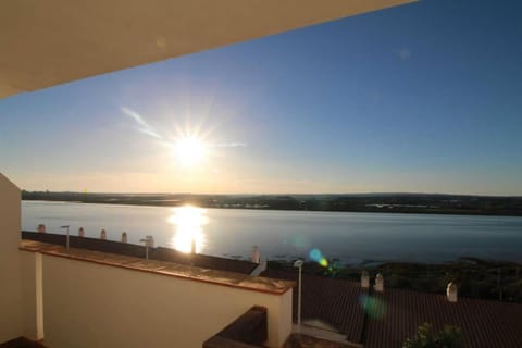 View (from property/room), Balcony/Terrace, River view