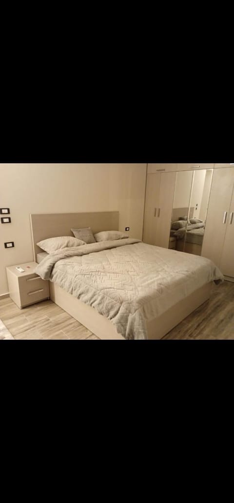 Property building, Bed, Photo of the whole room, Bedroom