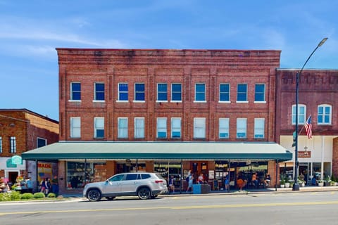 Brick Loft Penthouse on Main Apartment in Brevard