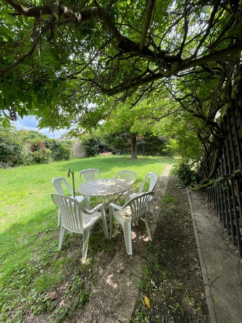 Spring, Natural landscape, Garden, Garden, Dining area, Garden view