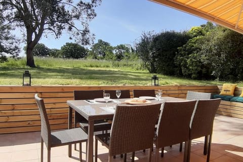 Patio, Garden, Dining area, Garden view