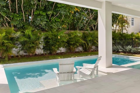 Day, Pool view, Swimming pool, sunbed