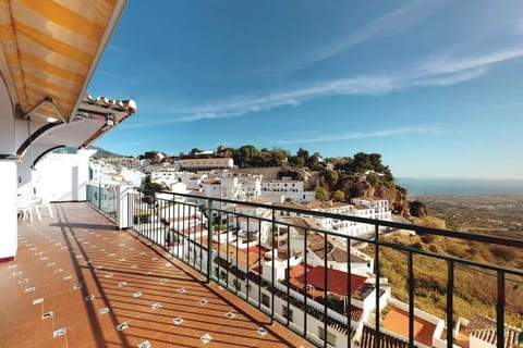 Day, Balcony/Terrace, Balcony/Terrace, City view, Sea view