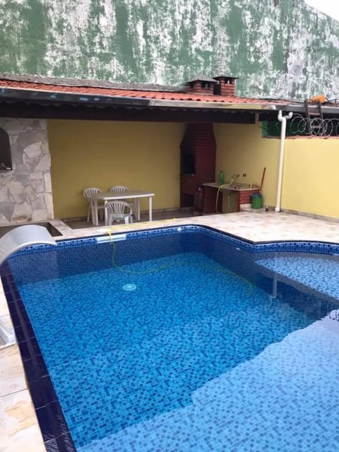 Linda Casa Com piscina para até 16 pessoas House in Itanhaém