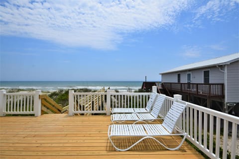 A Great Escape - Almost Heaven North House in North Topsail Beach