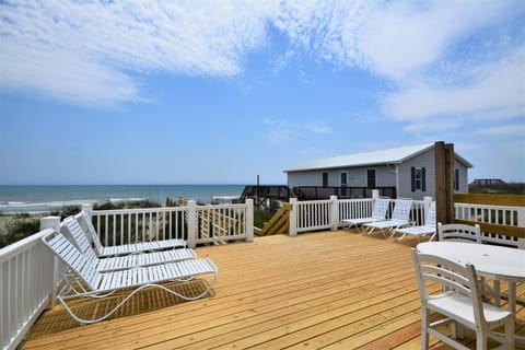 A Great Escape - Almost Heaven North House in North Topsail Beach