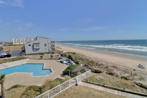 Shipwatch Villas 1312 - Almost Heaven House in North Topsail Beach