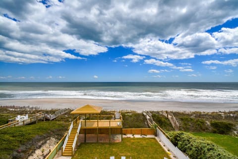 Majestic View House in North Topsail Beach