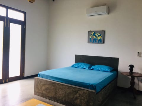 Bed, Photo of the whole room, Bedroom, air conditioner