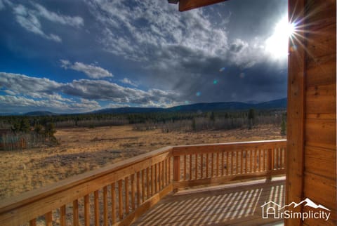 Remote Cabin Getaway Wraparound Deck Fast Wifi House in Park County