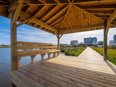 Sounds Beachy House in North Topsail Beach