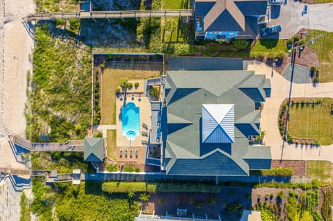 Topsail Manor House in North Topsail Beach