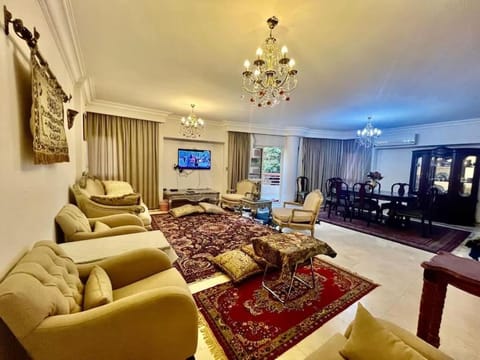 بارقي موقع بجوار مطار القاهرة الدولي Apartment in New Cairo City