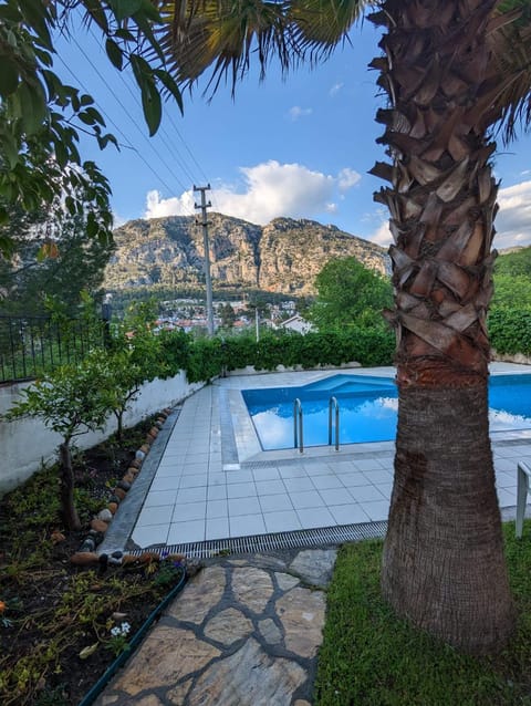 Mountain view, Pool view