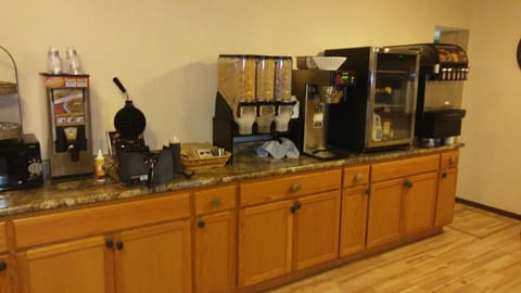 Food and drinks, Area and facilities, Continental breakfast