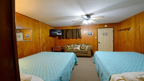 Arrowhead 15 Deluxe Apartment in Red River